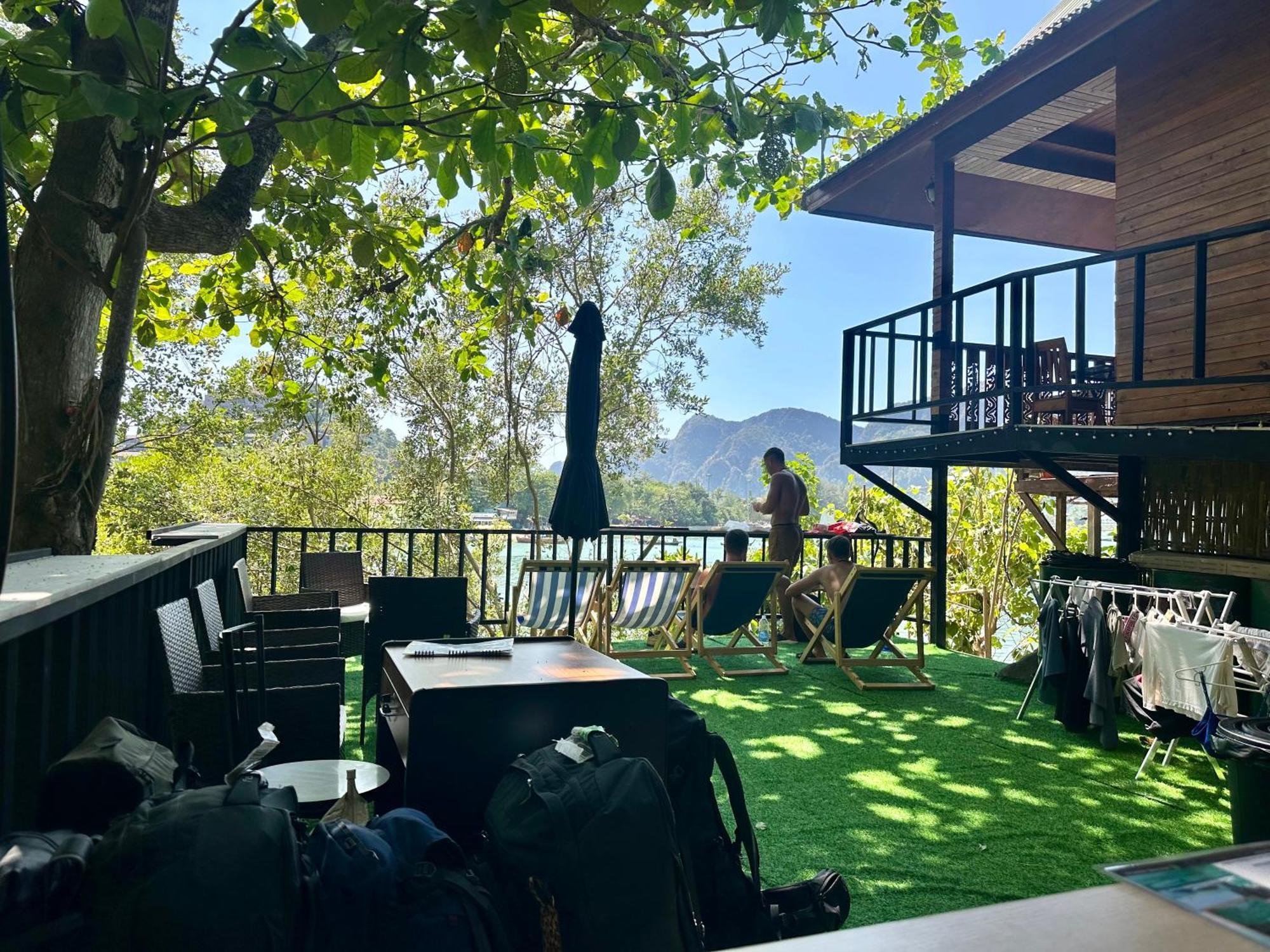Sweed Dee Seaview Hostel Phi Phi Islands Exterior photo